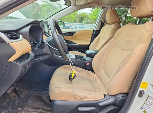 2T3H1RFVXLW061797 2020 TOYOTA RAV4 Белый Вид салона спереди