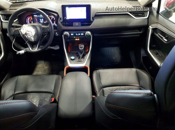 2T3J1RFV0RW467775 2024 TOYOTA RAV4 Red Vista del salpicadero