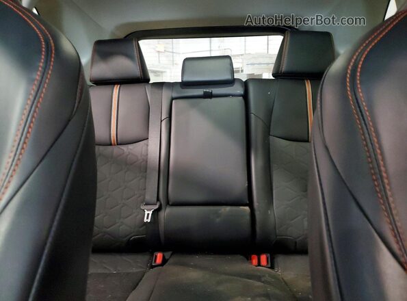 2T3J1RFV0RW467775 2024 TOYOTA RAV4 Red Vista de los asientos traseros