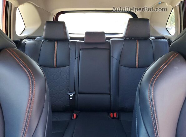 2T3J1RFV3RW461601 2024 TOYOTA RAV4 Бордовый Вид задних сидений