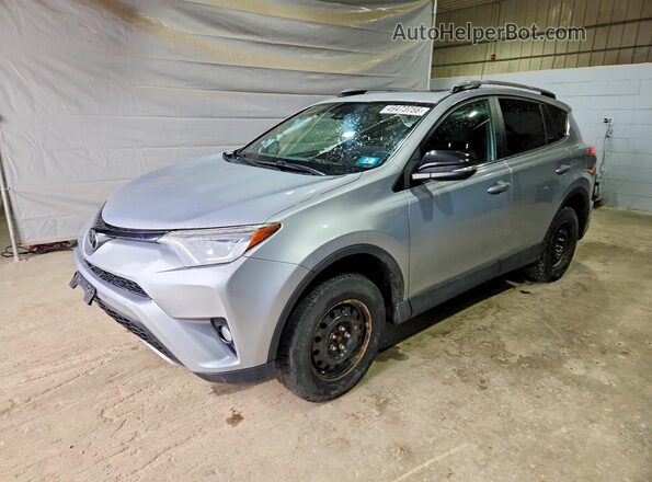 2T3JFREV9HW681956 2017 TOYOTA RAV4 Серебряный Передняя левая четверть