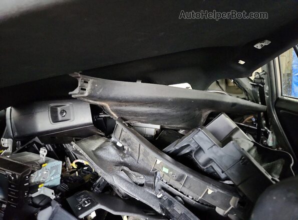 2T3JFREV9HW681956 2017 TOYOTA RAV4 Серебряный Вид задних сидений