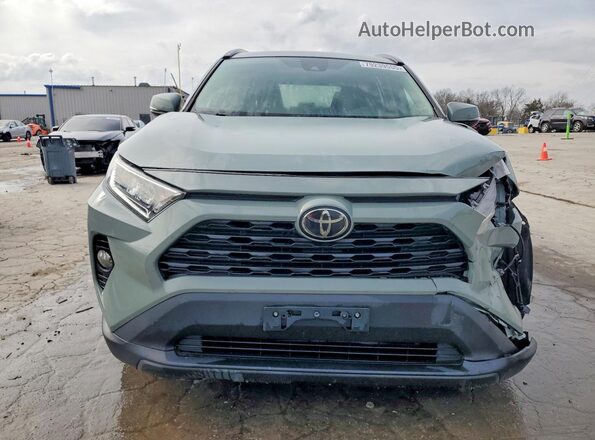 2T3P1RFV3LC079636 2020 TOYOTA RAV4 Серебряный Вид спереди