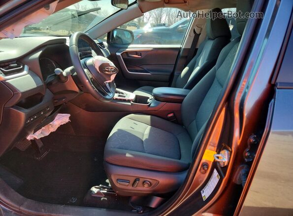 2T3P1RFV3PC339779 2023 TOYOTA LE Gray Вид салону спереду