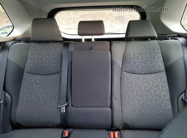 2T3P1RFV5MW209710 2021 TOYOTA RAV4 Silver Widok tylnych siedzeń