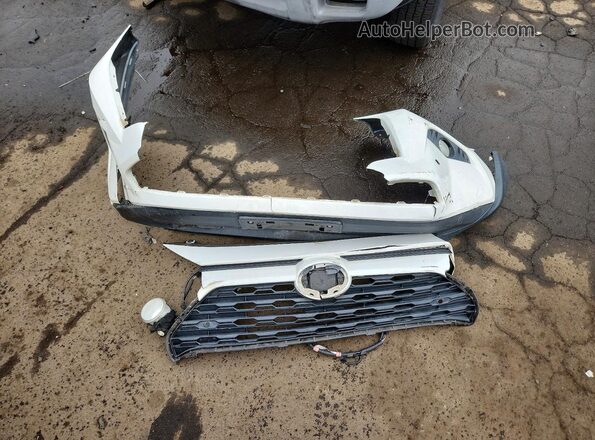2T3P1RFV9KW058318 2019 TOYOTA RAV4 White Vista del compartimento del motor