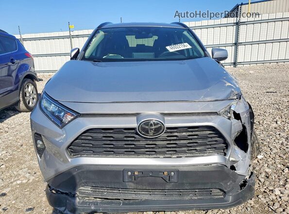 2T3P1RFV9MC151358 2021 TOYOTA RAV4 Серебряный Вид спереди