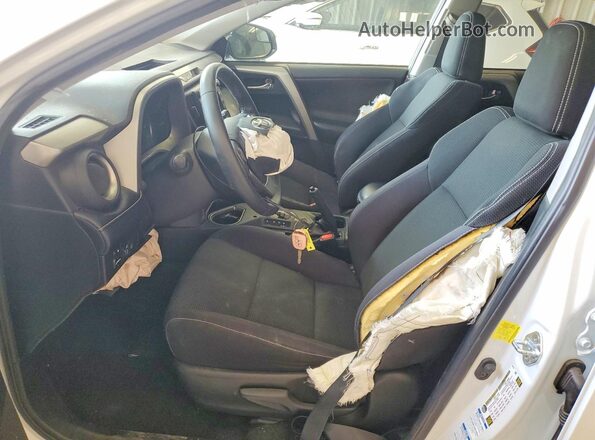 2T3RFREV0JW791710 2018 TOYOTA RAV4 White Widok wnętrza z przodu