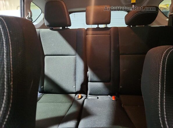 2T3RFREV2GW530636 2016 TOYOTA RAV4 Red Հետևի նստատեղերի տեսք