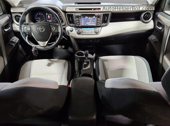 2T3RFREV4JW747189 2018 TOYOTA LE Серый Вид панели приборов