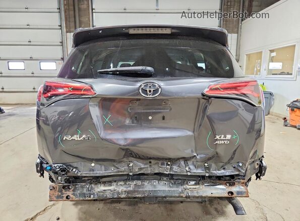 2T3RFREV4JW747189 2018 TOYOTA LE Серый Вид сзади