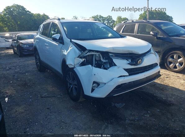 2T3RFREV9JW848454 2018 TOYOTA LE White Delantero derecho