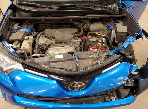 2T3RFREVXJW796946 2018 TOYOTA RAV4 Blue Vista del compartimento del motor
