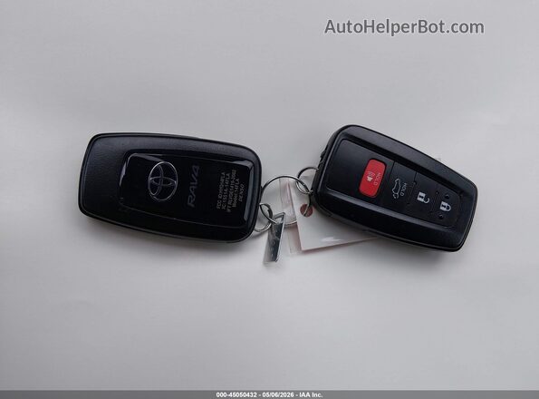 2T3RWRFV0RW209163 2024 TOYOTA LE White Widok deski rozdzielczej