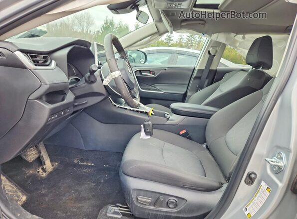 2T3RWRFV4RW242683 2024 TOYOTA RAV4 Silver Front interior view