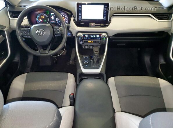 2T3RWRFV8MW124788 2021 TOYOTA LE Серебряный Вид панели приборов