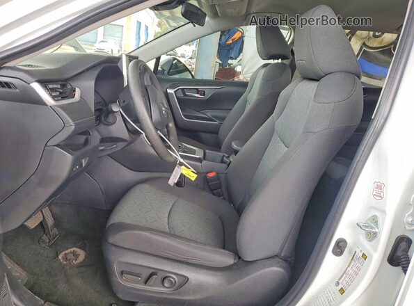 2T3RWRFV8RW221965 2024 TOYOTA RAV4 Белый Вид салона спереди