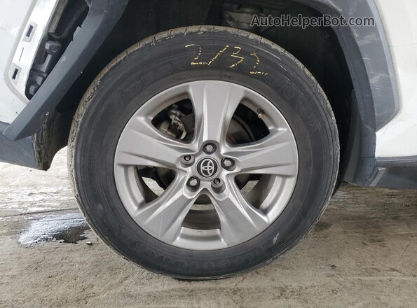 2T3RWRFV8RW221965 2024 TOYOTA RAV4 Белый 