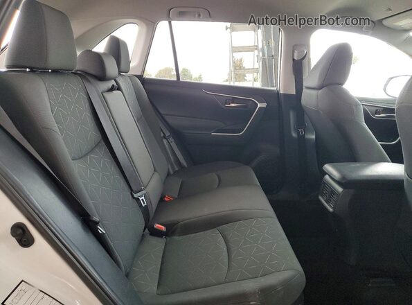 2T3RWRFV8RW221965 2024 TOYOTA RAV4 Белый Вид задних сидений