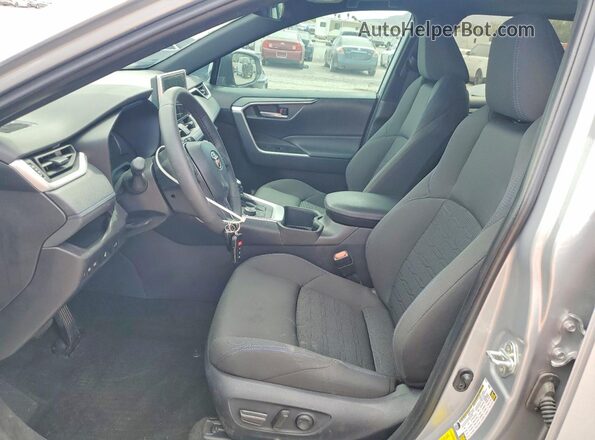 2T3T6RFV4RW079216 2024 TOYOTA RAV4 Серебряный Вид салона спереди