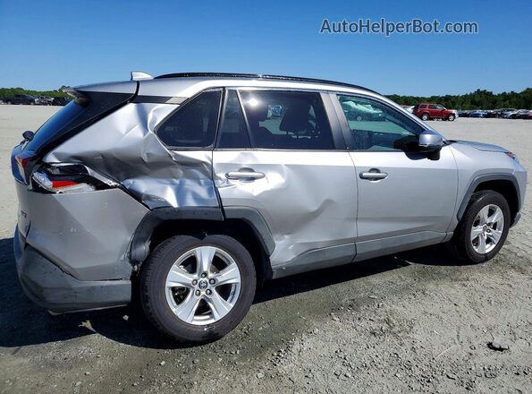 2T3W1RFV0MC135609 2021 TOYOTA RAV4 Silver Trasero derecho