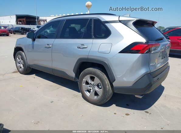 2T3W1RFV0SC313709 2025 TOYOTA LE Silver Trasero izquierdo