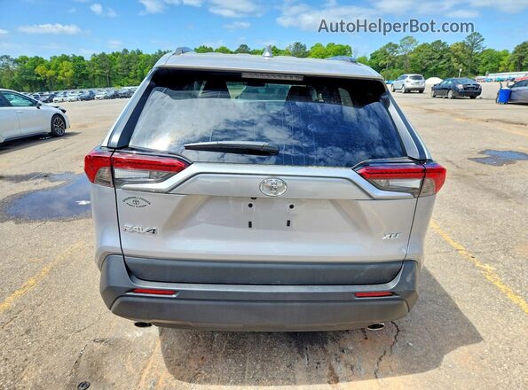 2T3W1RFV3SC341150 2025 TOYOTA RAV4 Silver Вид ззаду