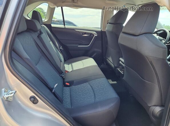 2T3W1RFV3SC341150 2025 TOYOTA RAV4 Silver Вид задніх сидінь