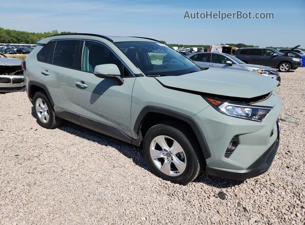 2T3W1RFV5LC070142 2020 TOYOTA RAV4 Серебряный Передняя правая четверть
