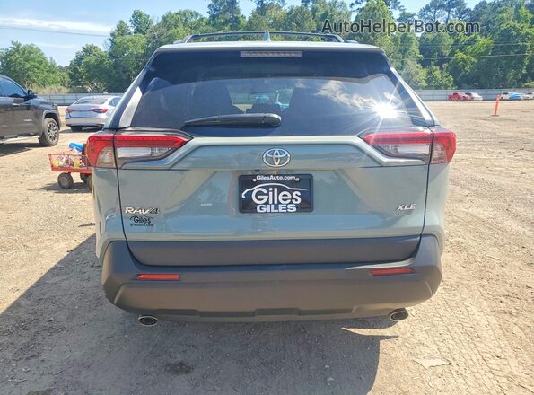 2T3W1RFV5NW231087 2022 TOYOTA RAV4 Gray Widok z tyłu