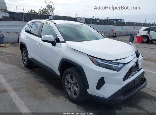 2T3W1RFV6RW302660 2024 TOYOTA LE White Передня права чверть