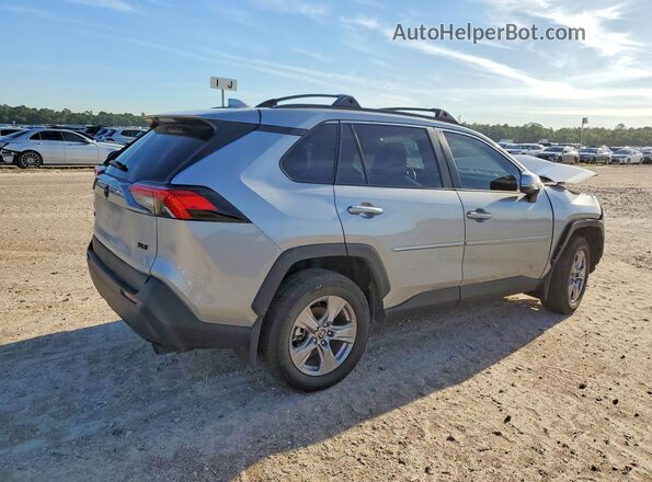 2T3W1RFV6SW409519 2025 TOYOTA RAV4 Silver Trasero derecho