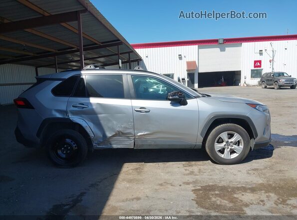 2T3W1RFV7MW167004 2021 TOYOTA LE Серебряный Вид задней части салона