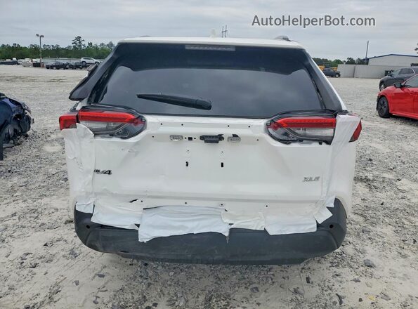 2T3W1RFV9LC081080 2020 TOYOTA LE White Widok z tyłu