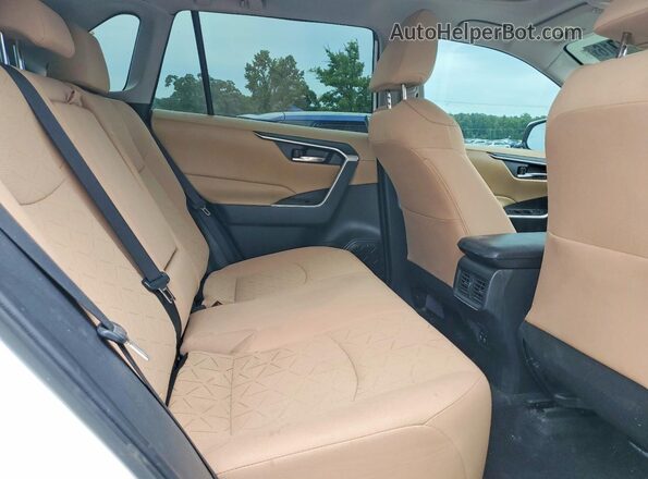 2T3W1RFV9LC081080 2020 TOYOTA LE White Widok wnętrza z tyłu