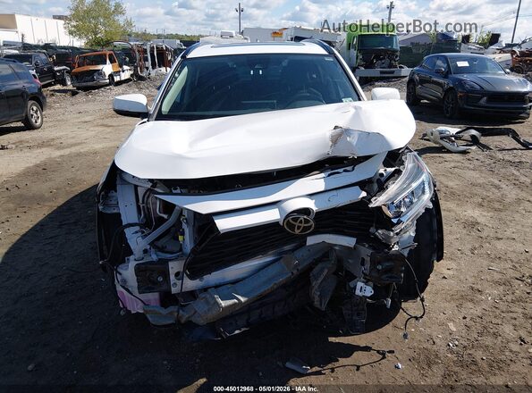 2T3W1RFVXLC075675 2020 TOYOTA LE Белый Вид задней части салона