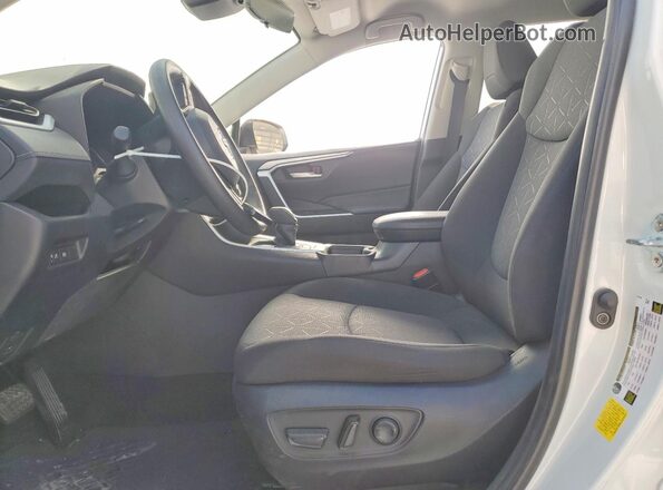 2T3W1RFVXMC167029 2021 TOYOTA RAV4 Белый Вид салона спереди