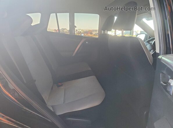 2T3WFREV0HW340600 2017 TOYOTA RAV4 Черный Вид задней части салона