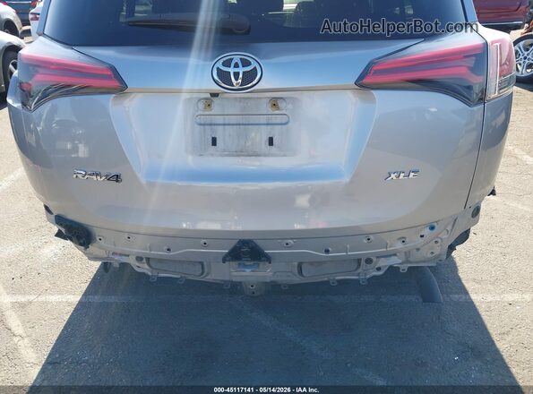 2T3WFREV1HW335096 2017 TOYOTA RAV4 Silver Vista frontal