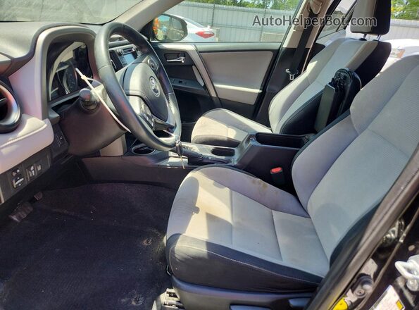 2T3WFREV2HW344986 2017 TOYOTA RAV4 Черный Вид салона спереди