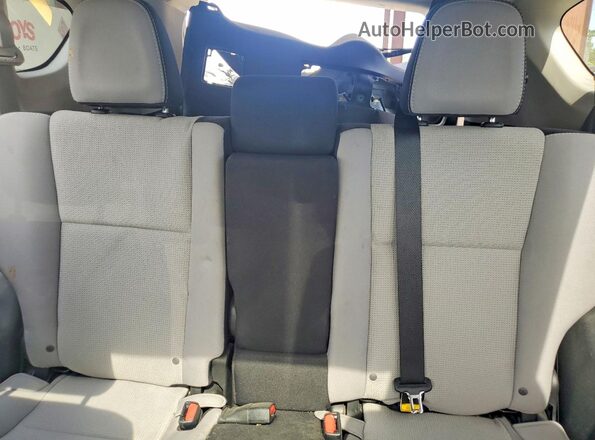 2T3WFREV4HW366391 2017 TOYOTA RAV4 Белый Вид задних сидений