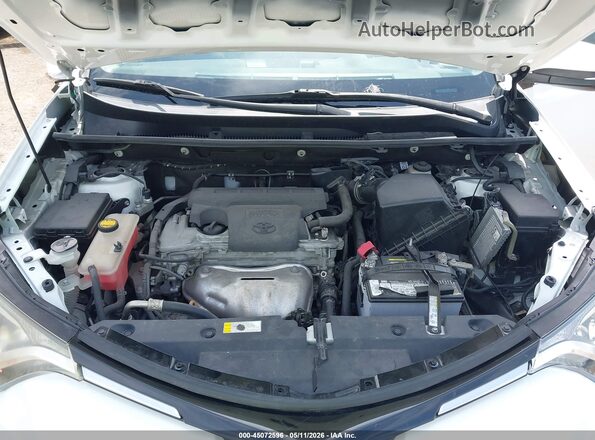 2T3WFREV7JW469116 2018 TOYOTA LE Белый Вид сзади