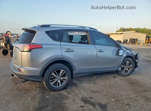 2T3WFREV8JW438666 2018 TOYOTA RAV4 Silver Tył prawy