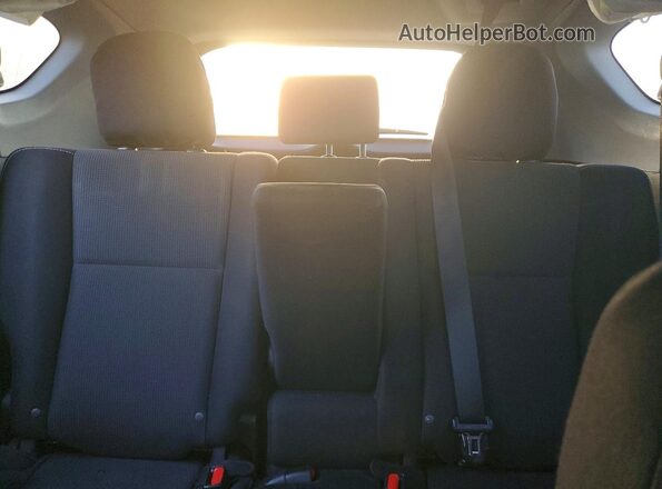 2T3WFREV8JW438666 2018 TOYOTA RAV4 Silver Widok tylnych siedzeń