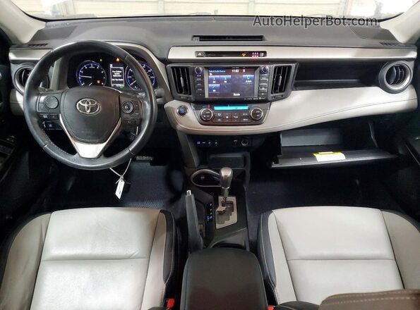 2T3YFREV1HW321904 2017 TOYOTA RAV4 Silver Widok deski rozdzielczej