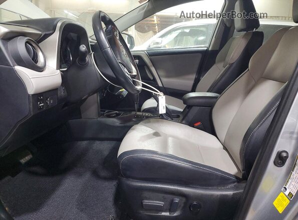 2T3YFREV1HW321904 2017 TOYOTA RAV4 Silver Widok wnętrza z przodu