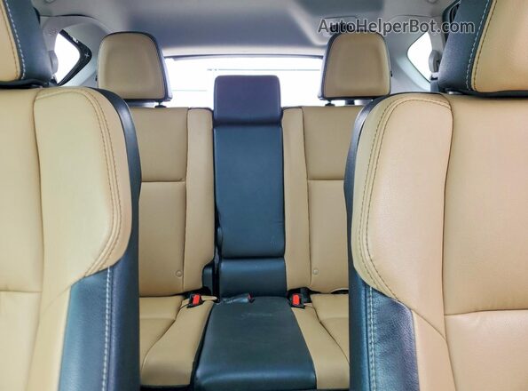 2T3YFREV5HW314261 2017 TOYOTA RAV4 Black Вид задніх сидінь