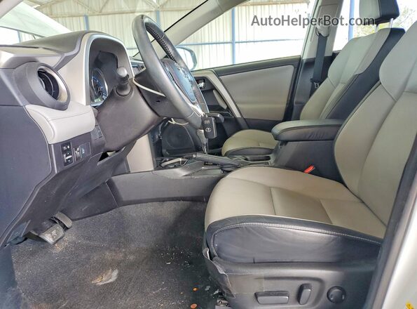 2T3YFREV8HW378455 2017 TOYOTA RAV4 White წინა სალონის ხედი