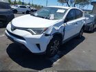 2018 Toyota Rav4 Le White vin: 2T3ZFREV2JW461308