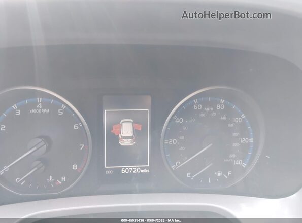 2T3ZFREV9JW497206 2018 TOYOTA LE Blue Вид задніх сидінь